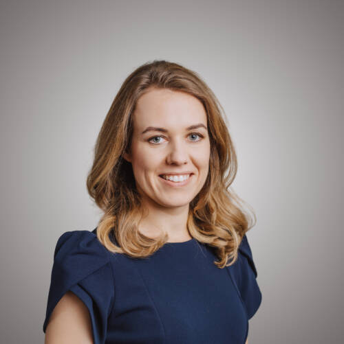 Volontärin, MLaw -  Jasmina Hunziker 